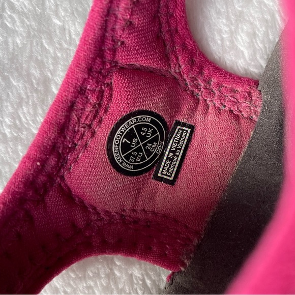 Keen Women’s Green/Pink Closed Toe Sandals Size 7 - Picture 6 of 7